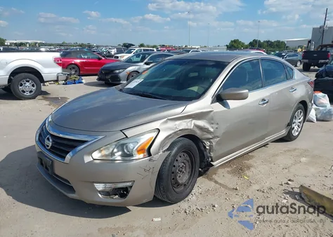 2015 Nissan Altima 2.5 S z USA, uszkodzony, nr VIN 1N4AL3AP7FN313010